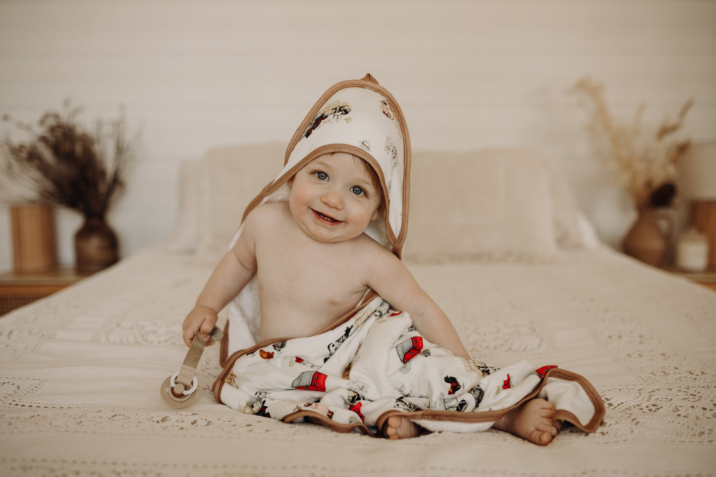 BABY HOODED TOWEL - FARM LIFE